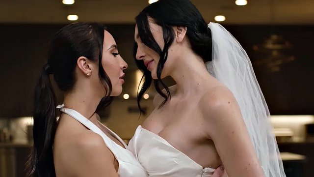 GIRLSWAY - Married Beauties Charlotte Sins & Melissa Stratton Reproduserer Fantasy Wedding