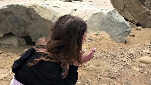 Ferie med Macy Meadows tar et tisse i offentligheten og leker med pussy POV