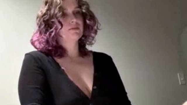 curvy domme pioli trans sub slut in hotel con il suo cinturino