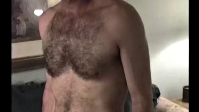 This is a very handsome man! He's as nice a guy as he is to look at. A carpenter by trade, Richard builds custom shelving and kitchens. I guess he's great with his hands... at least I can dream.