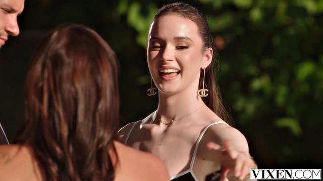Chubby Rissa Shares Dan Damage with Hazel Moore