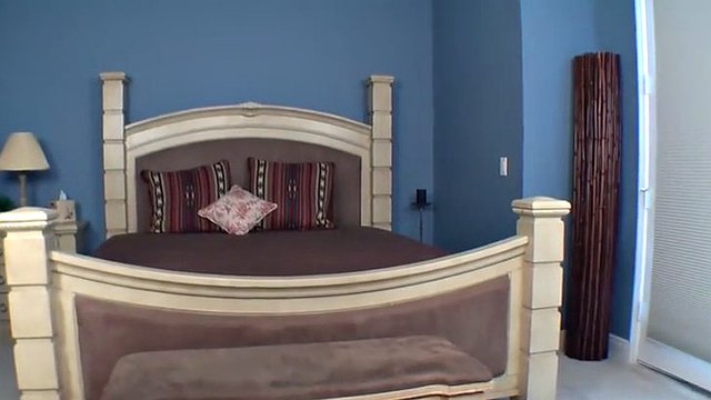 mom seduce kisses