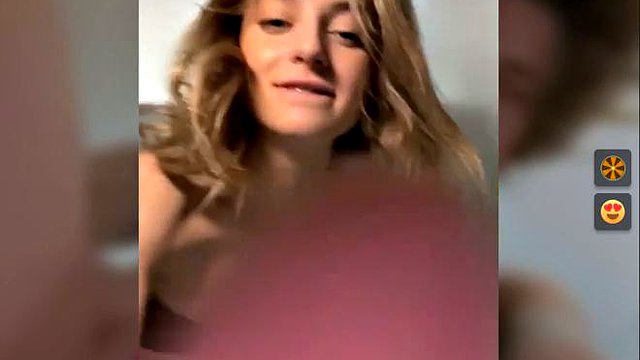 Sweet Alegra juega dentro del auto y chorros en el auto PT3