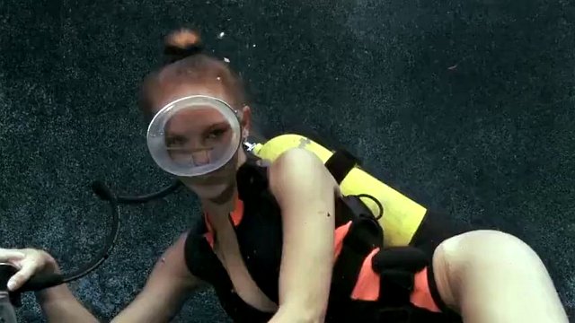 Underwater blowjob in a swimming pool