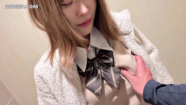 Someone comes in! Blowjob showing her bra in a public toilet, first shoot, divine uniform, delicate slender, beautiful big breasts, beautiful legs, real, super cute ● The woman is so cute like a small animal that she licks her full of saliva and licks her mouth.