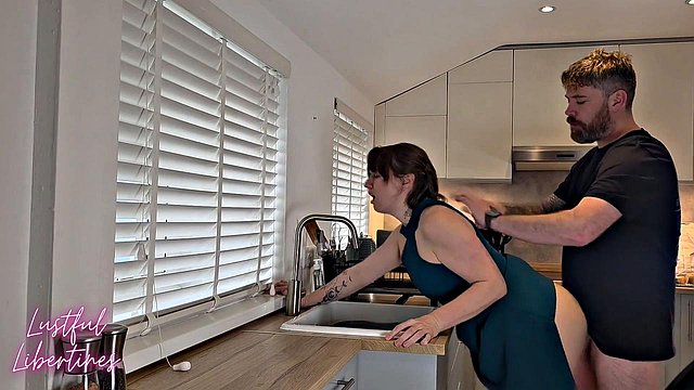 British Hairy MILF Stepmom Creampie Roleplay