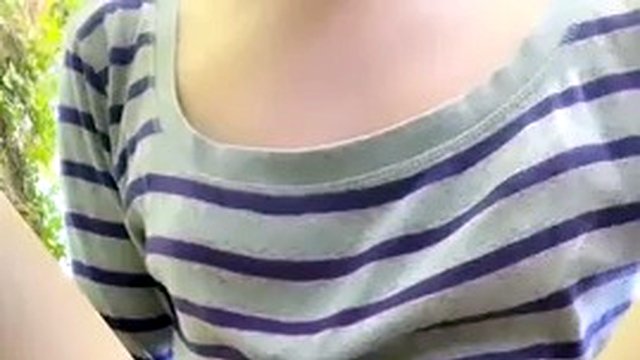 Keuschheits-Femboy, öffentlicher Buttplug-Spaziergang und Anal-Orgasmen im Wald, mehrere Cumshots