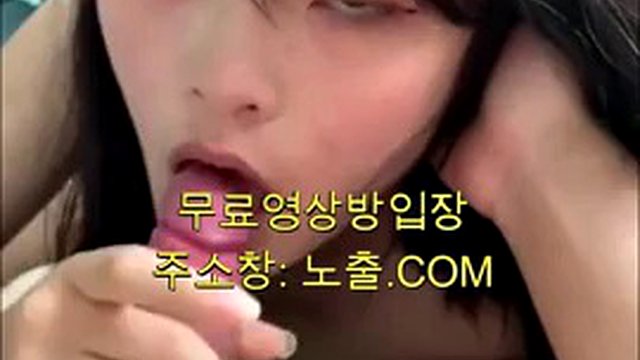 Girlfriend sucking deliciously in her own room korean Korean porn korea Korean porn
