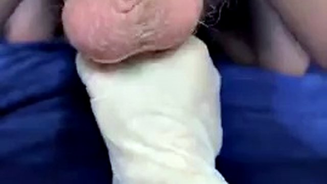 trying to milk my lover with latex gloves