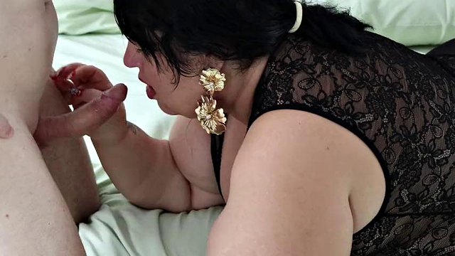 Blowjob by Brunette BBW with Deepthroat, Face Fuck and Cum in Mouth at the end