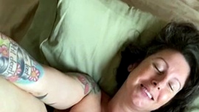 MILF ANAL - mrspjhaverstock - Creampie anal para el cumpleaños de su marido por primera vez