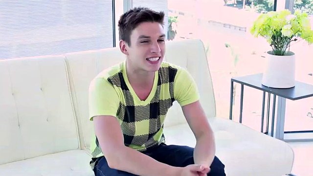 Innocent looking gay amateur slut gets ass plowed on casting