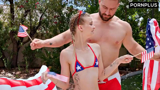 Blonde Cock Rider si fa riempire la faccia di sperma da PORN+: pompini, missonario e porno hardcore