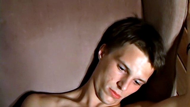 Soin du visage auto-éjaculation pour garçons chauds - Aaron Jackson