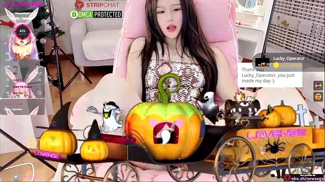 chinese CoCo dildo & pussy play