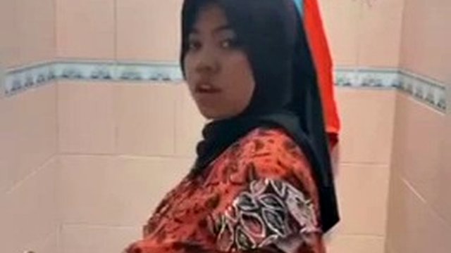 Mother of the glowing hijab