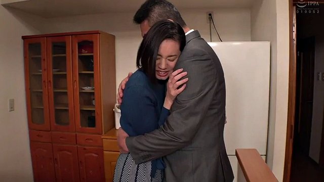 The madness of the husband who makes his wife cuckold by her boss