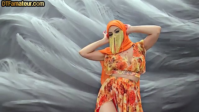 Arabisk hijab-amatør drevet med lidenskapelig action POV
