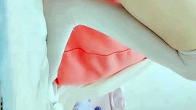 China live broadcast, pure and beautiful girl with twin tails! Wen Jing is cute and cute! Hairless pink and beautiful pussy, lift up slender legs, spread the pussy
