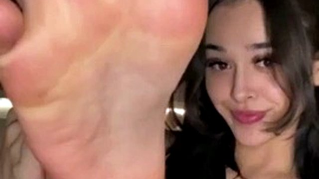 FOOT | WORSHIP OF THE FEET | FEMALE DOMINATION | FEET | DOMINATION | HUMILIATION | WORK WITH THE FEET