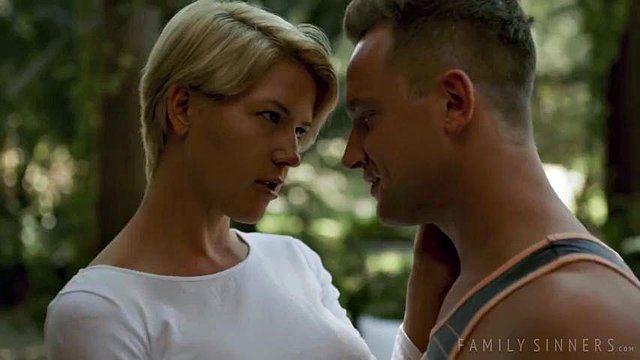 Freaky Short Haired Mom Fun Fuck: Blowjob, Milf & reife Pornos