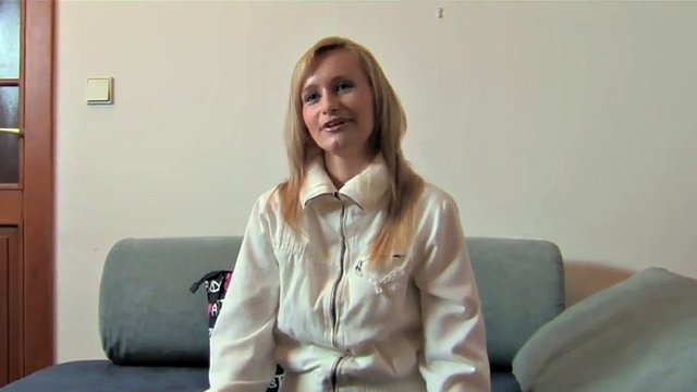 Hot teen gets her fuck and creampied real nice