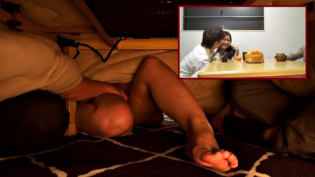 Hina beendet den Tag mit einem Fick nach dem Abendessen: Blowjob, Doggy & Cowgirl-Porno