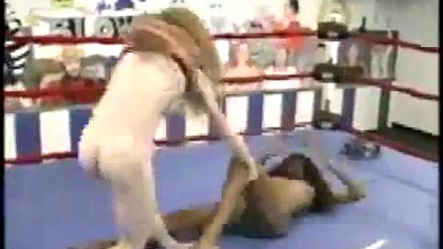 BLOW Wrestling Jungle Queen vs Ebony Barbie: Babe, Catfight & Wrestilng Porn