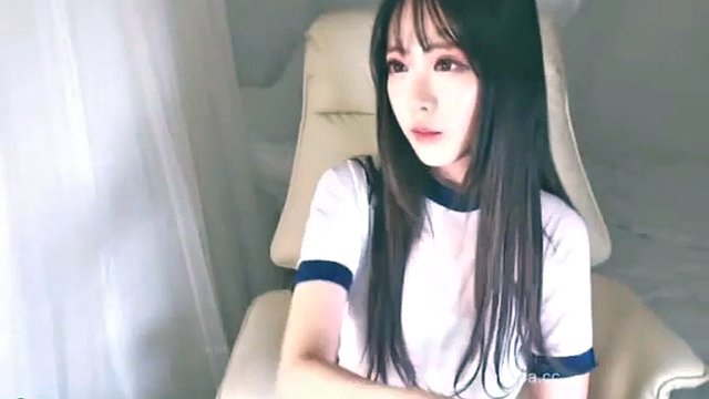 doce adolescente coreano se masturba em meias arrastão