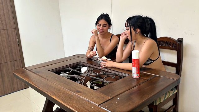 Eu sei que mais de um quer um show lesbo privado, então escreva para mim 😈😈